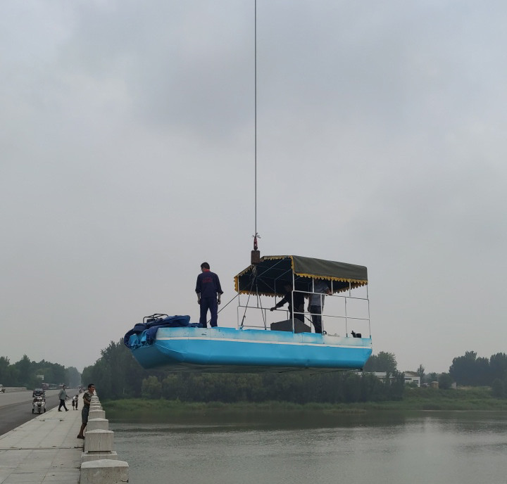 Cleaning Blue Algae Salvage Boat River Removal Floating Ship