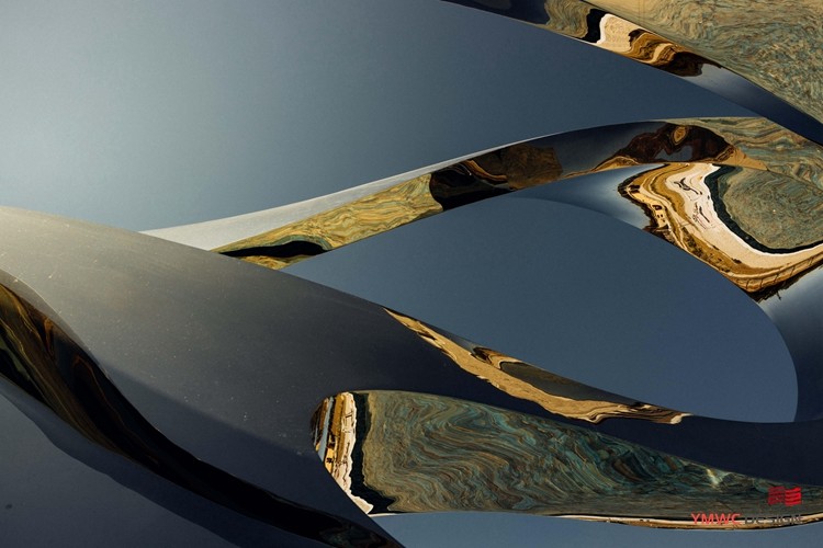 European Style Outdoor Twisted Spiral Structure Sculpture with Polished Mirror Finish