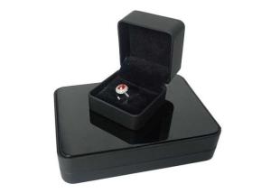 Quality Women Velvet Jewelry Gift Boxes , Jewellery Packaging Boxes Gold Hot Stamping wholesale