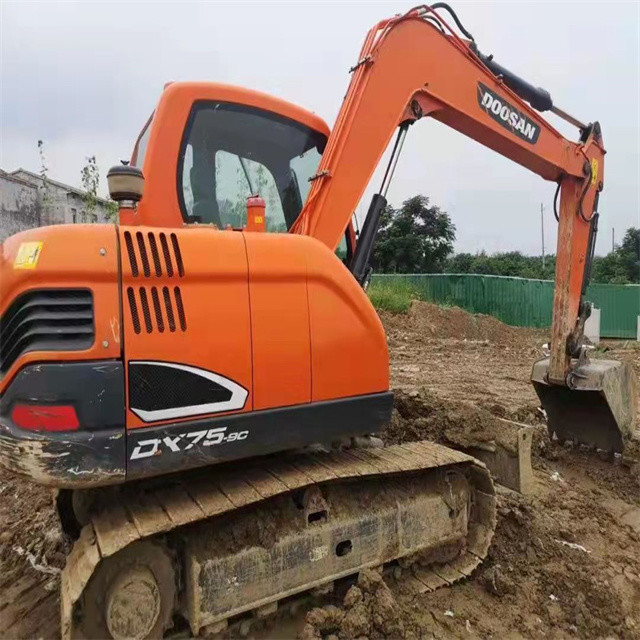 8 Ton Ready Used Excavator For Work And Experienced Used Korea Imported Doosan DX 75