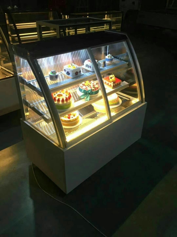Curved Front Face Refrigerated Display Cabinet Air Cooled Cake Fresh Keeping 2
