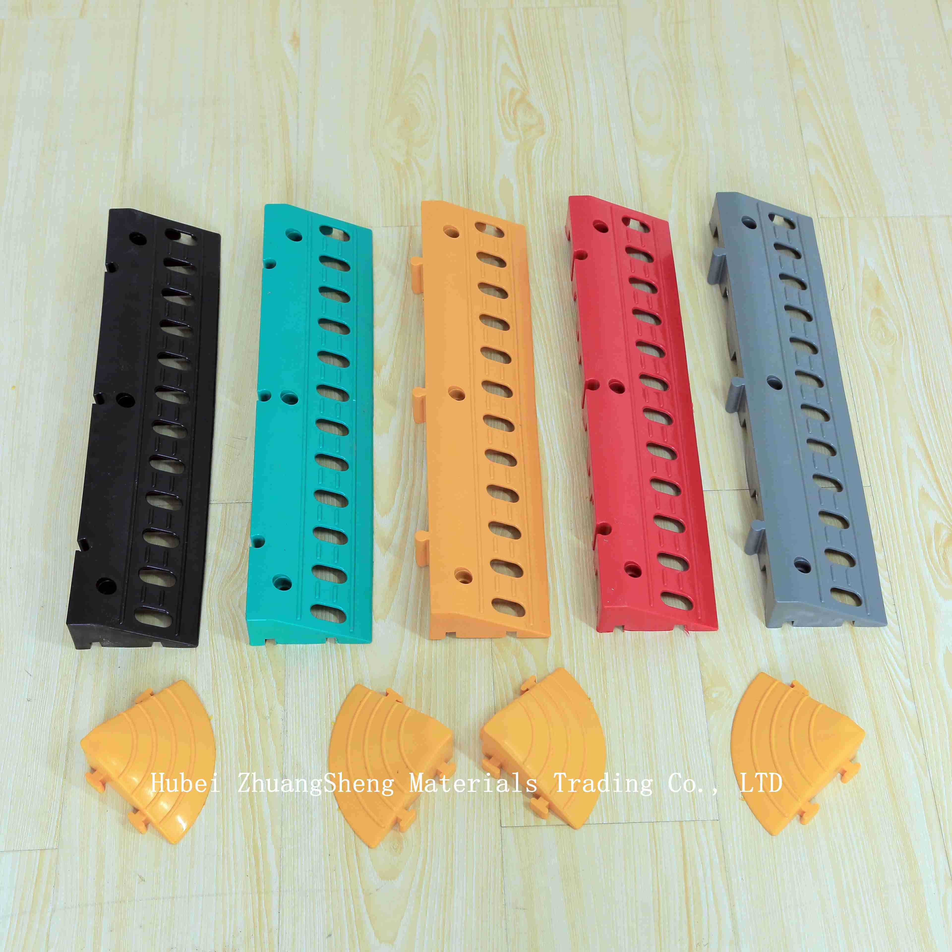3.9mm Plastic Permeable Floor / Car Wash Grille Floor / Corrugated Plastic Floor Protection Sheets Board