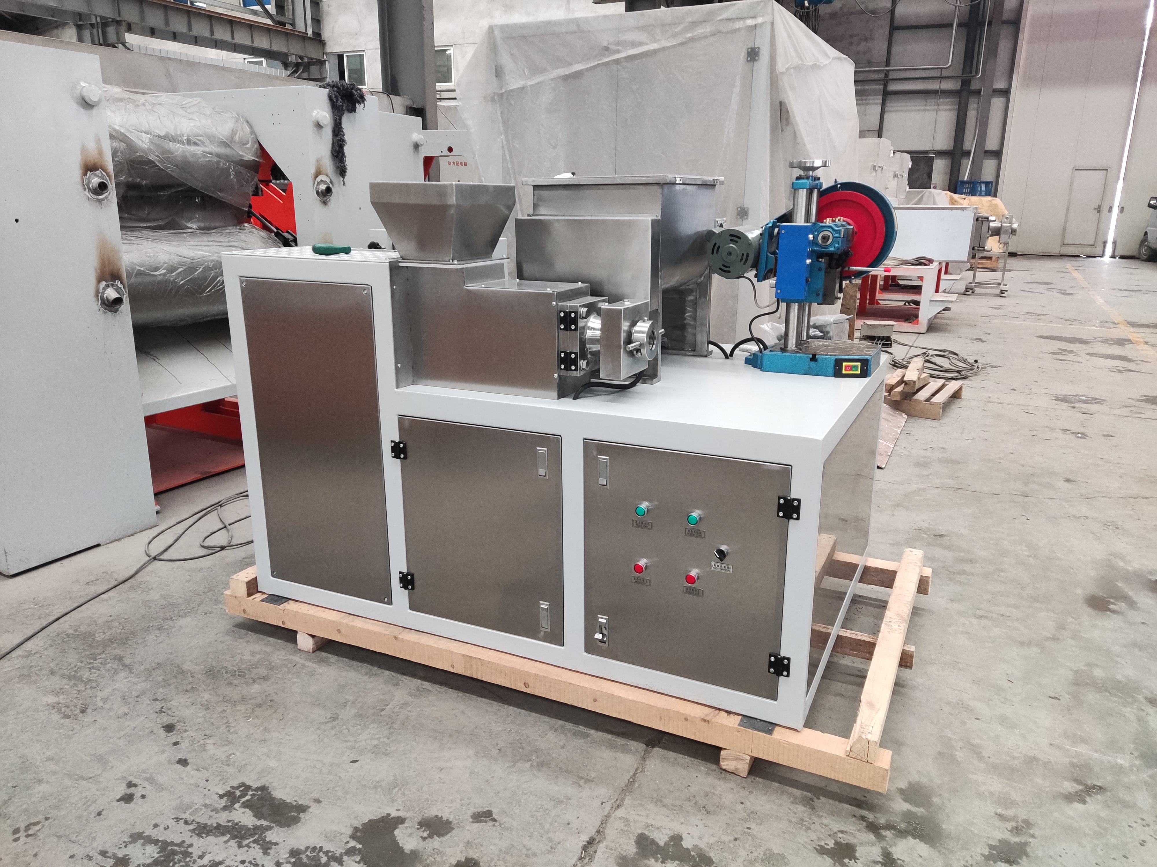 150mm Roller Three Roll Mill Advanced Technology for Small Soap Manufacturing