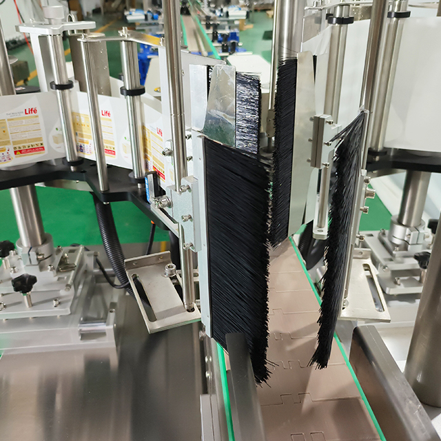 Guanhong Line Liquid Shampoo Filling and Sealing Machine with Labeling Accuracy ±1mm