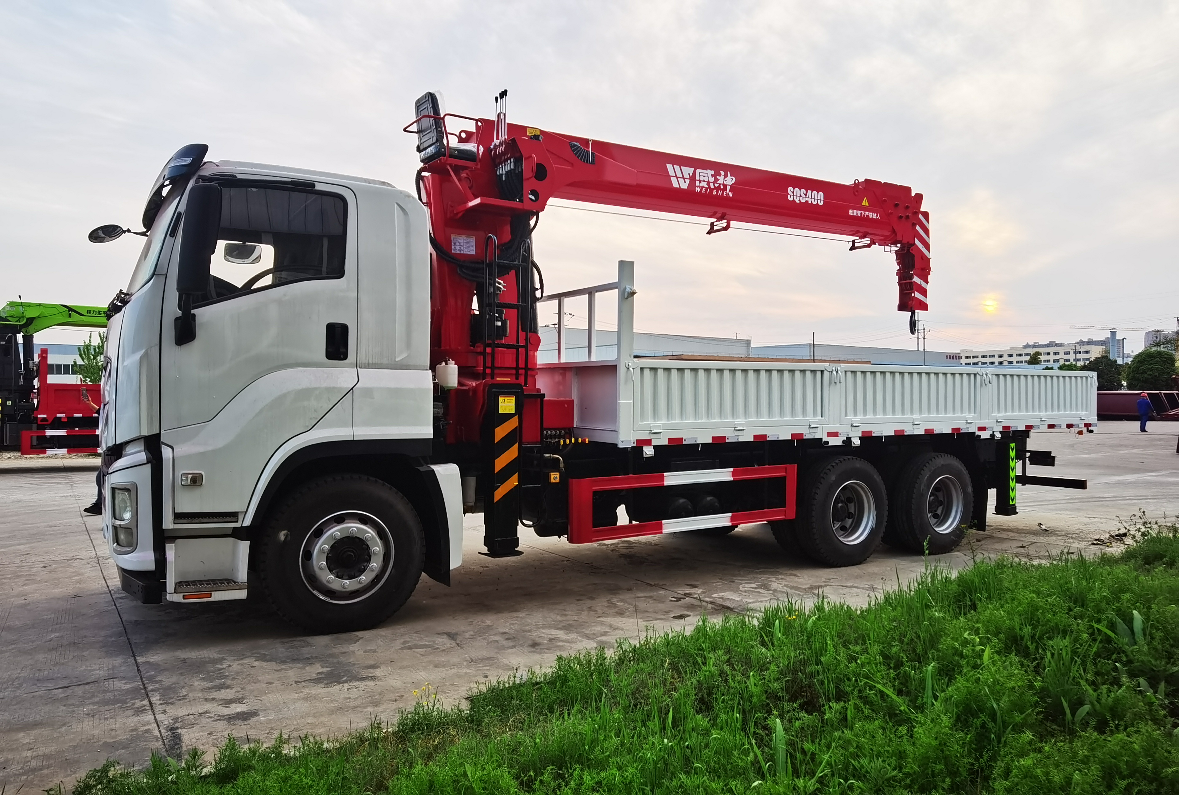 High Operating Efficiency 12 Ton 16 Ton Telescopic Folding Boom Truck Mounted Crane