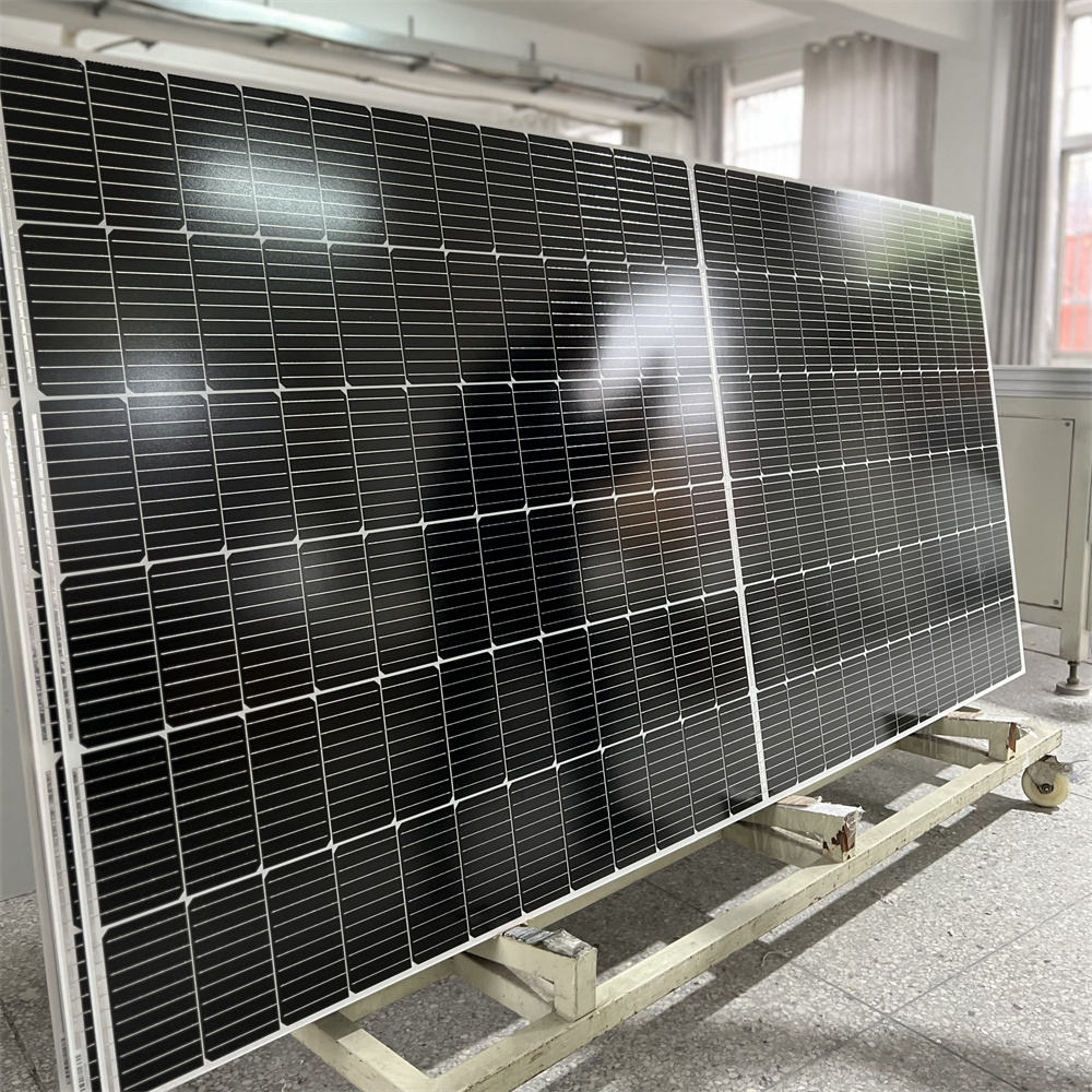 CE TUV Certificate 450 Watt Solar Panels for 3 Diodes MC 4 25 Single Crystal Silicon