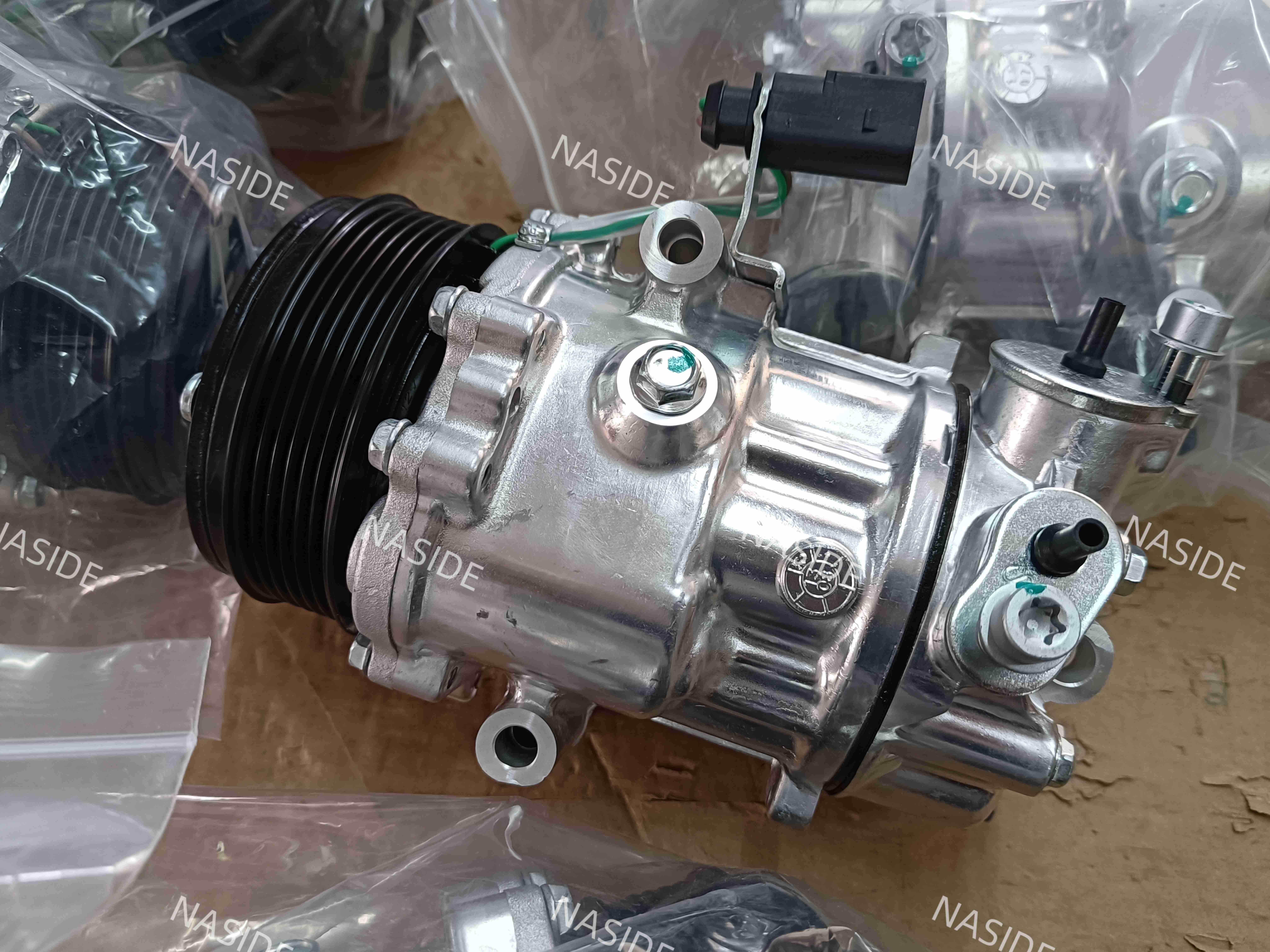 Auto AC Conditioning Compressor For VW POLO 1.4 6V12 6RD820803D DS84011
