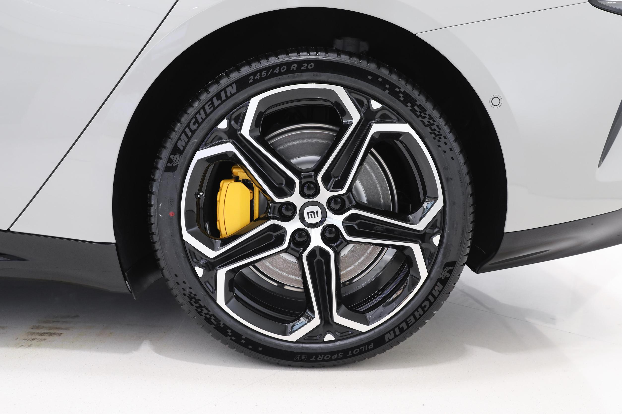 2024 CLTC SU7 Speed Electric Sedan Auto EV with 668km Electric Range and 400Nm Maximum Torque