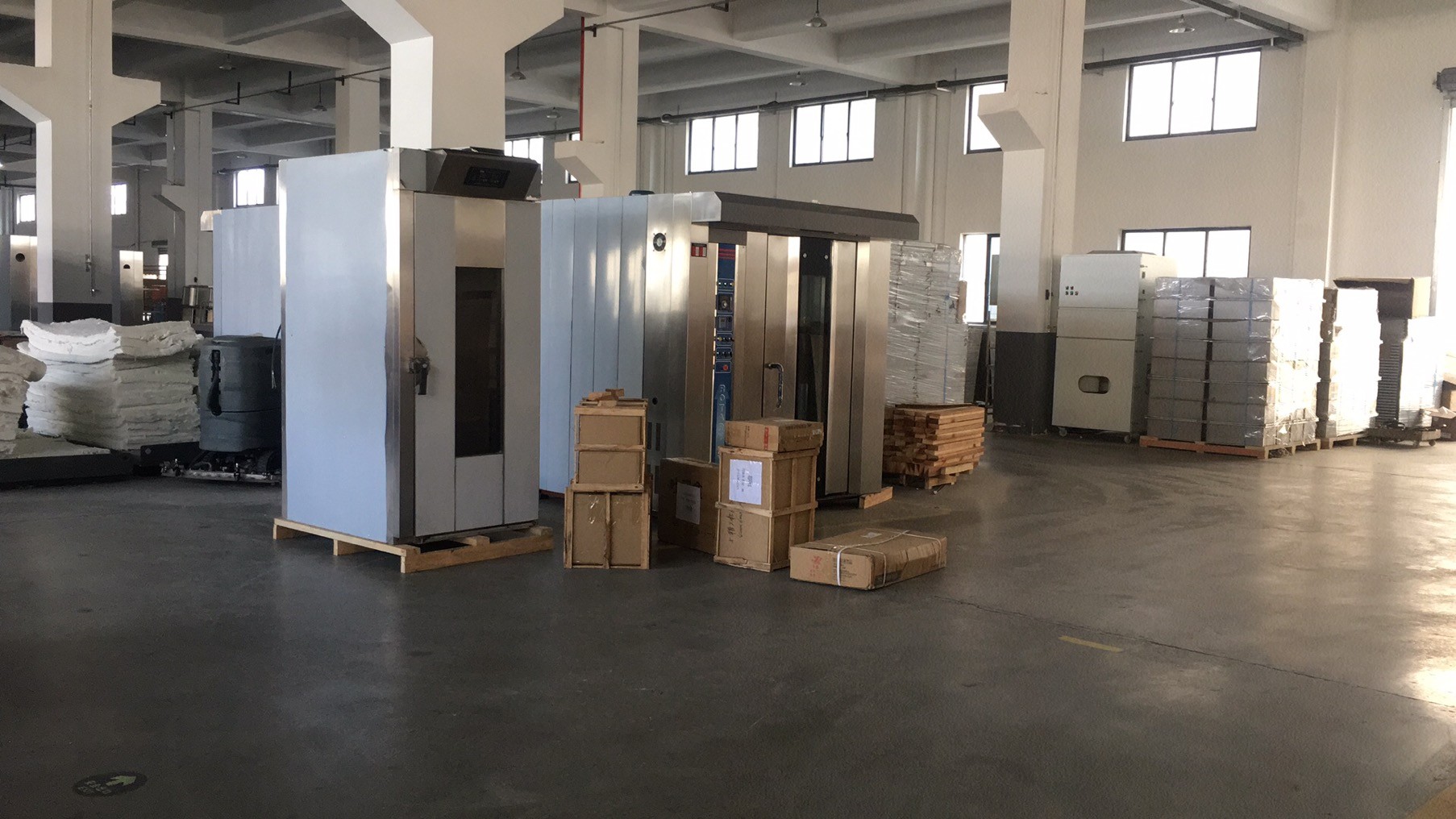 Electric Gas Diesel Oil 380V/220V 32 Trays Bakery Rotary Oven With Trays And Trollery