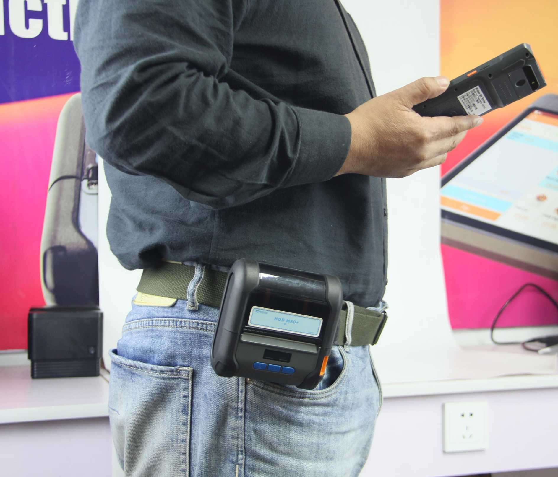 Industrial 5.99 Inch PDA Handheld Data Collection Terminal with Scanner and Android 8