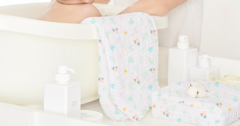 57 Inch Wide Printed Gauze Fabric 150gsm Good Water Absorption