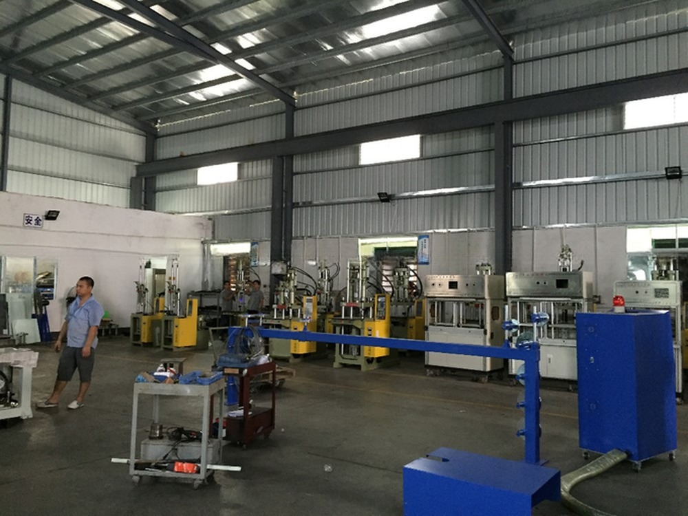 20 Ton ABS Hydraulic Vertical Injection Moulding Machine 260mm Distance Between Tie Bars