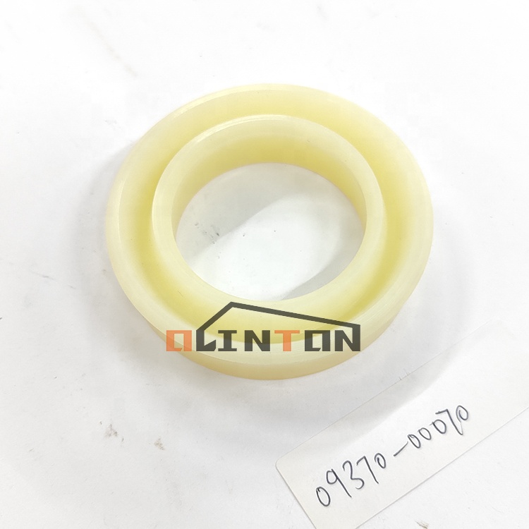 Excavator Spare Parts 09370-00070 Idler Cushion U Packing For PC220-7