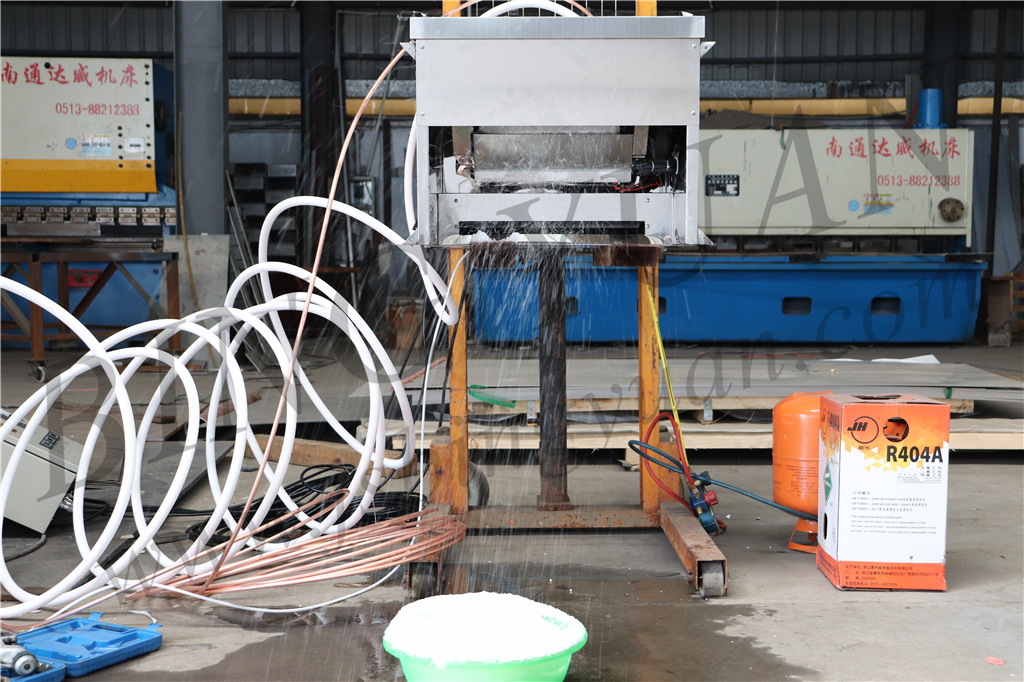 2.5KW 220V 300KG Artificial Snowfall Machine , Indoor Snow Maker