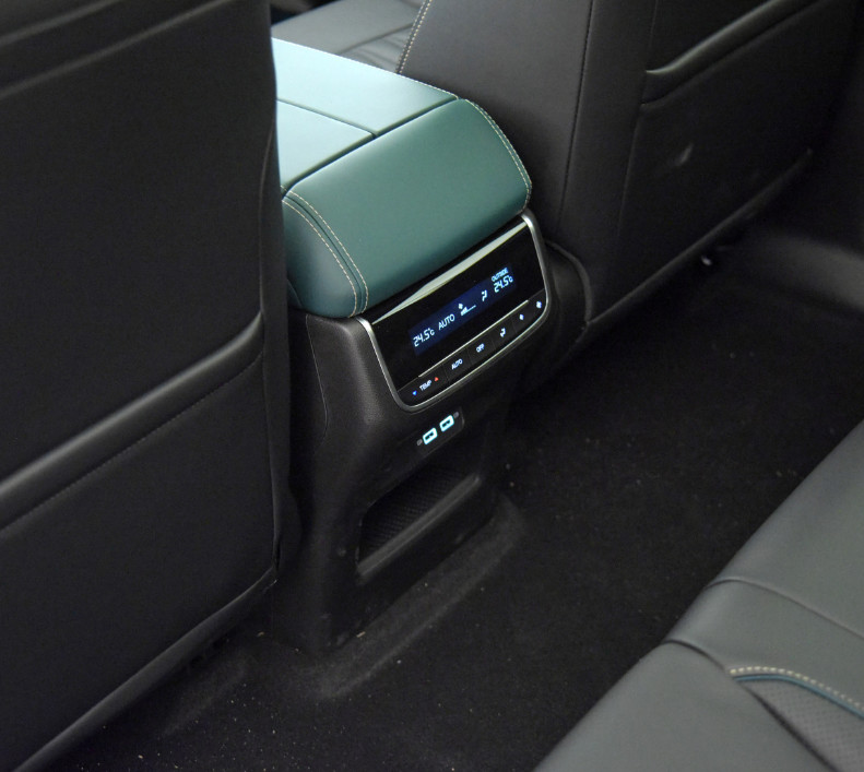 Trumpchi GS8 Hybrid 2022 Dual Engine 2.0TGDI Four-wheel Drive 7 Seats SUV