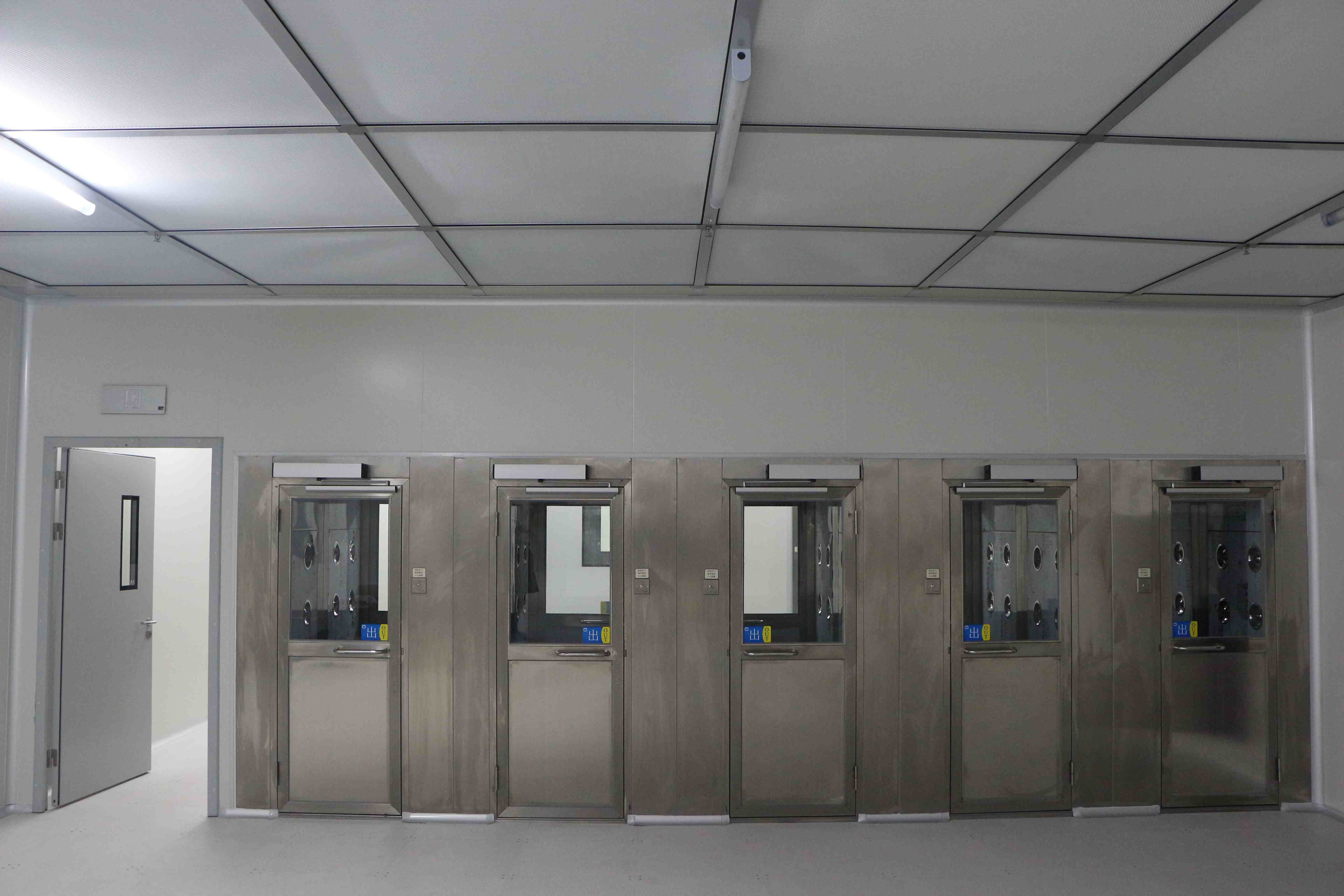 Industrial Clean Room Equipment Dust Free Cargo Air Shower With Automatic Door