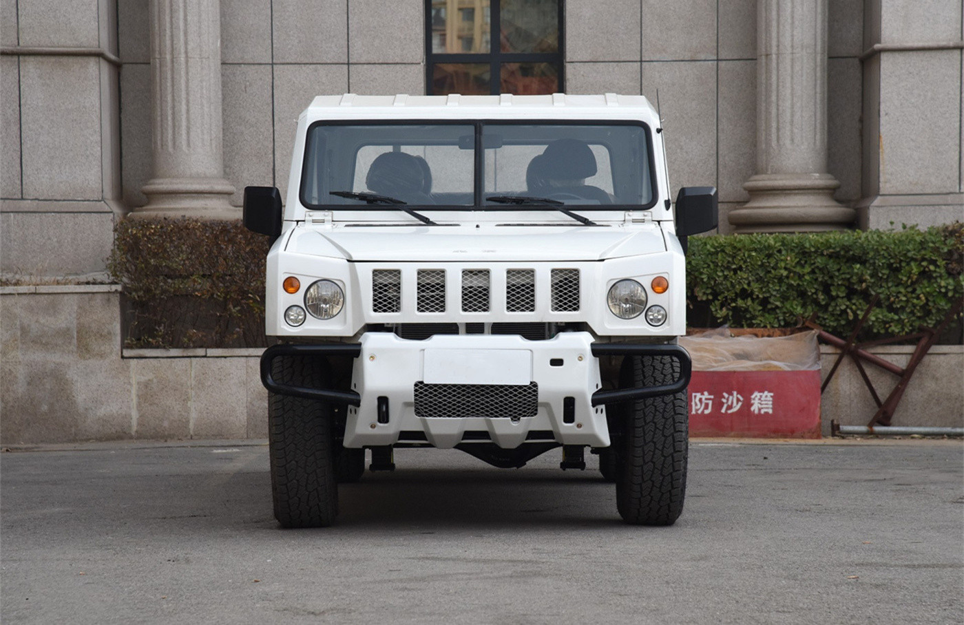 Double Row Diesel 4x4 Off-Road Pickup Truck with Air Suspension Driver's Seat