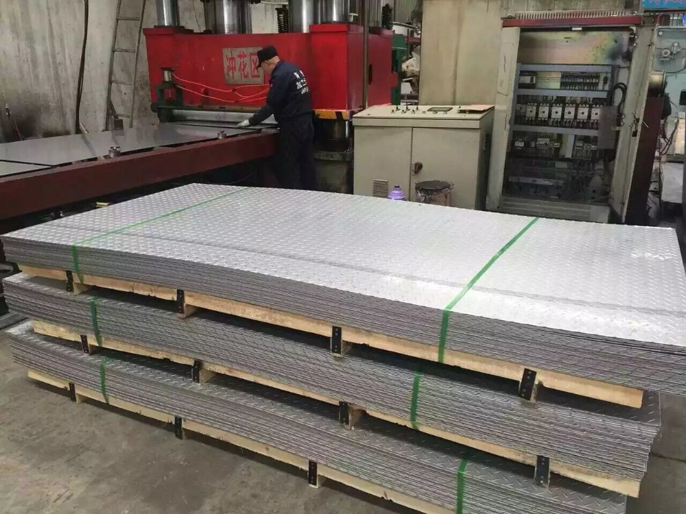 1000mm 201 Stainless Steel HL Sheet 8K With Rust Resistance