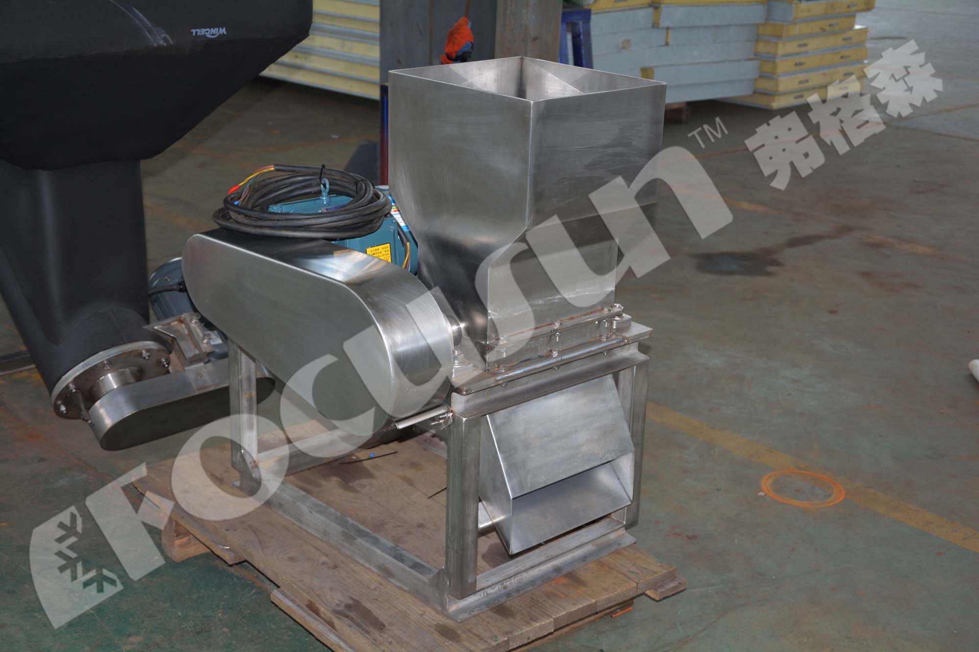 Ice Crusher Machine with 100KG Ice Storage Capacity and 1.5 Years After-sales Service