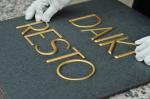 Outdoor Metal Logo Signs Durable Round Printed Plaques for Art Gallery Engrave