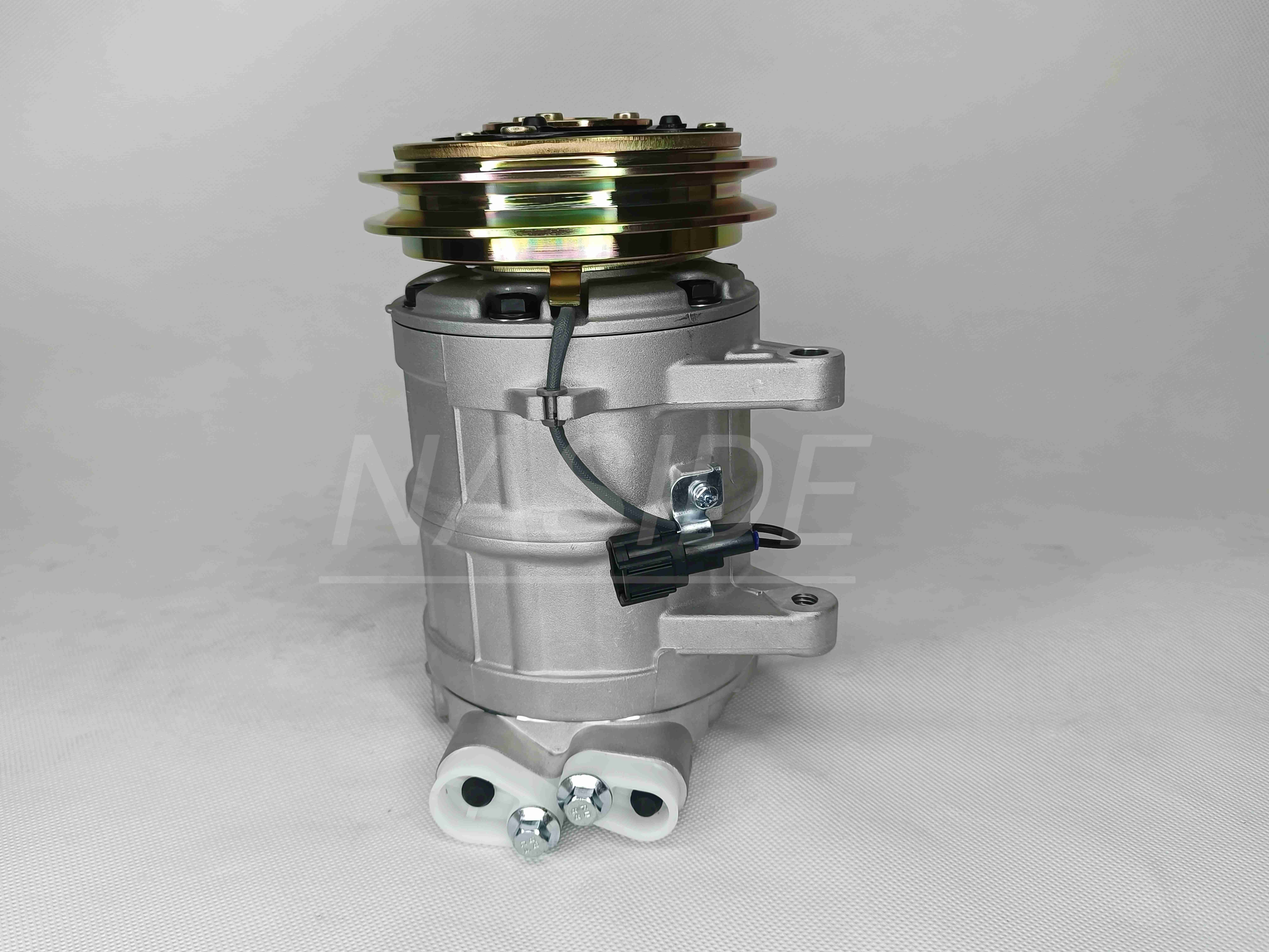 Auto AC Conditioning Compressor For Nissan Patrol Y61 92600 vb005 92600 VB300 92600vb005 92600VB300 92600 VS50A 92600VS50A