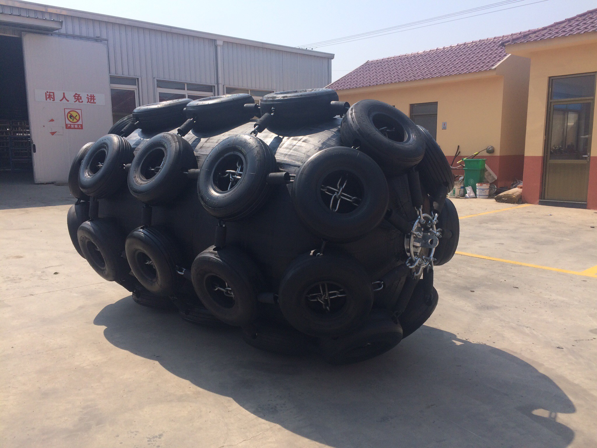 Inflatable Rubber ISO17357 Pneumatic Marine Fender Tyre Free Chain