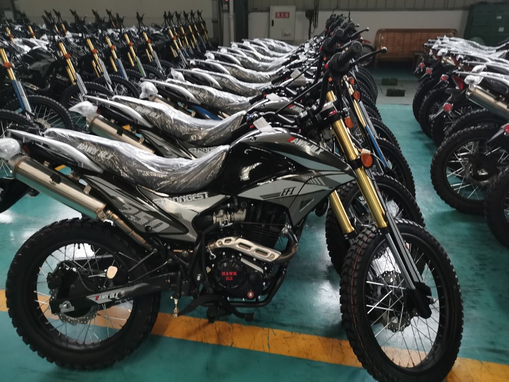 Stylish 4 Stroke Electric Racing Motorcycle 150cc Racing Dirt Bike 200 - 350W