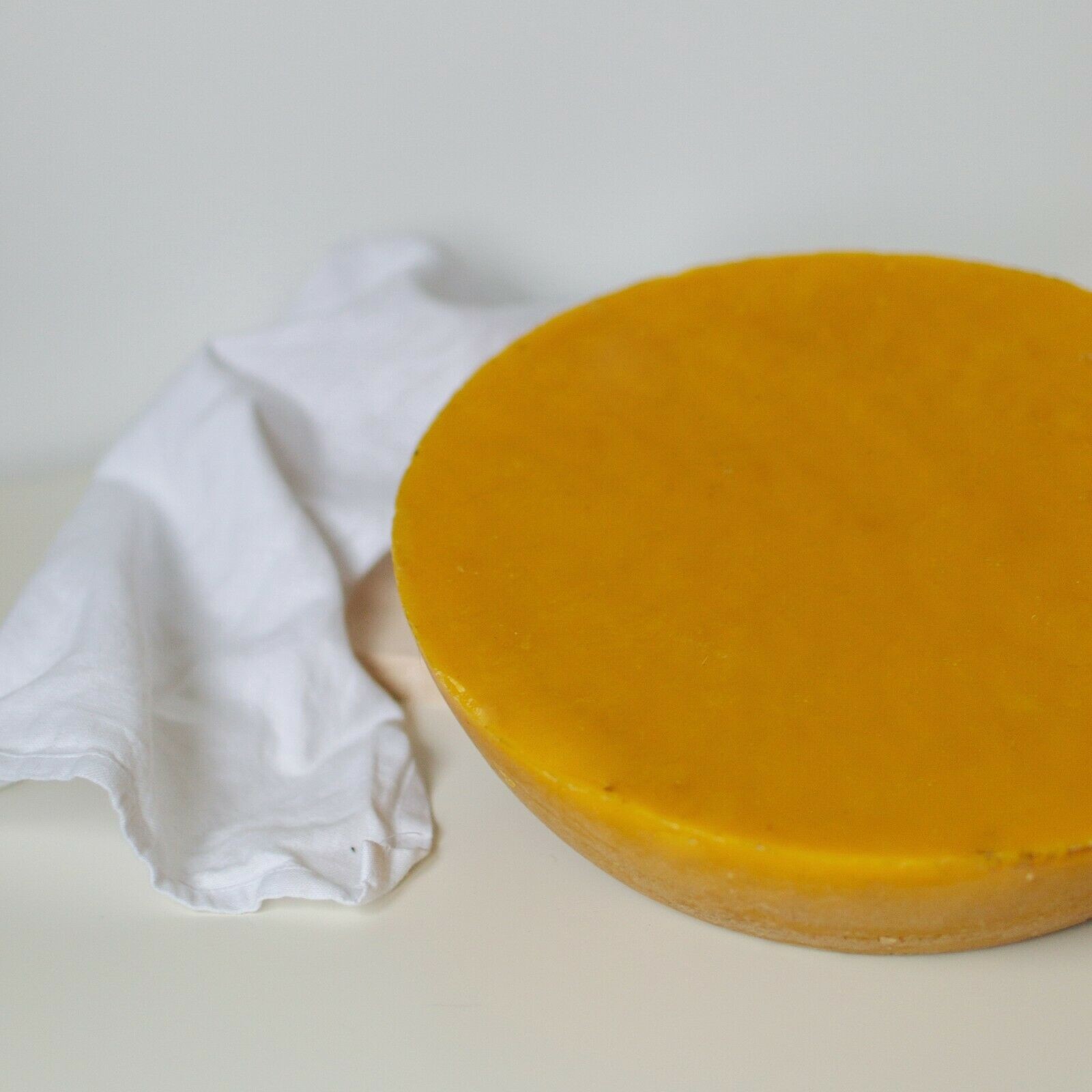 Beekeeping Yellow Organic Pure Natural Beeswax 100% pure Beeswax Block