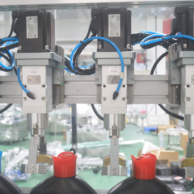 Guanhong Line Liquid Shampoo Filling and Sealing Machine with Labeling Accuracy ±1mm