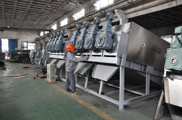 Volute Screw Fully Automatic Filter Press Sludge Dehydrator For Sewage Treatment Plant In Food / Beverage Industry
