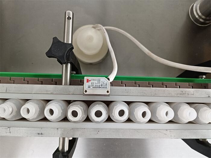 Automatic Filling and Capping Machine for Pharmaceutical Liquid and Powder Products