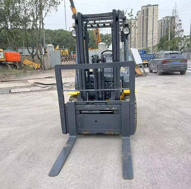 Good Condition 3ton TOYOTA Original Japan Second Hand Forklift and Low Working Hours