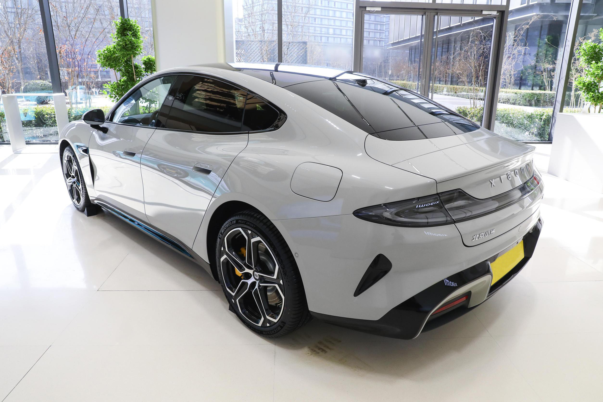 2024 CLTC SU7 Speed Electric Sedan Auto EV with 668km Electric Range and 400Nm Maximum Torque