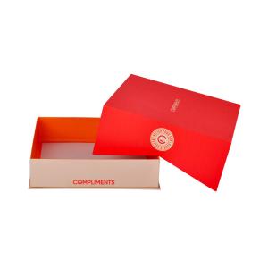 Quality 2mm Thick Cake Paper Packaging Box With Custom Logo 15x15x5cm Size wholesale