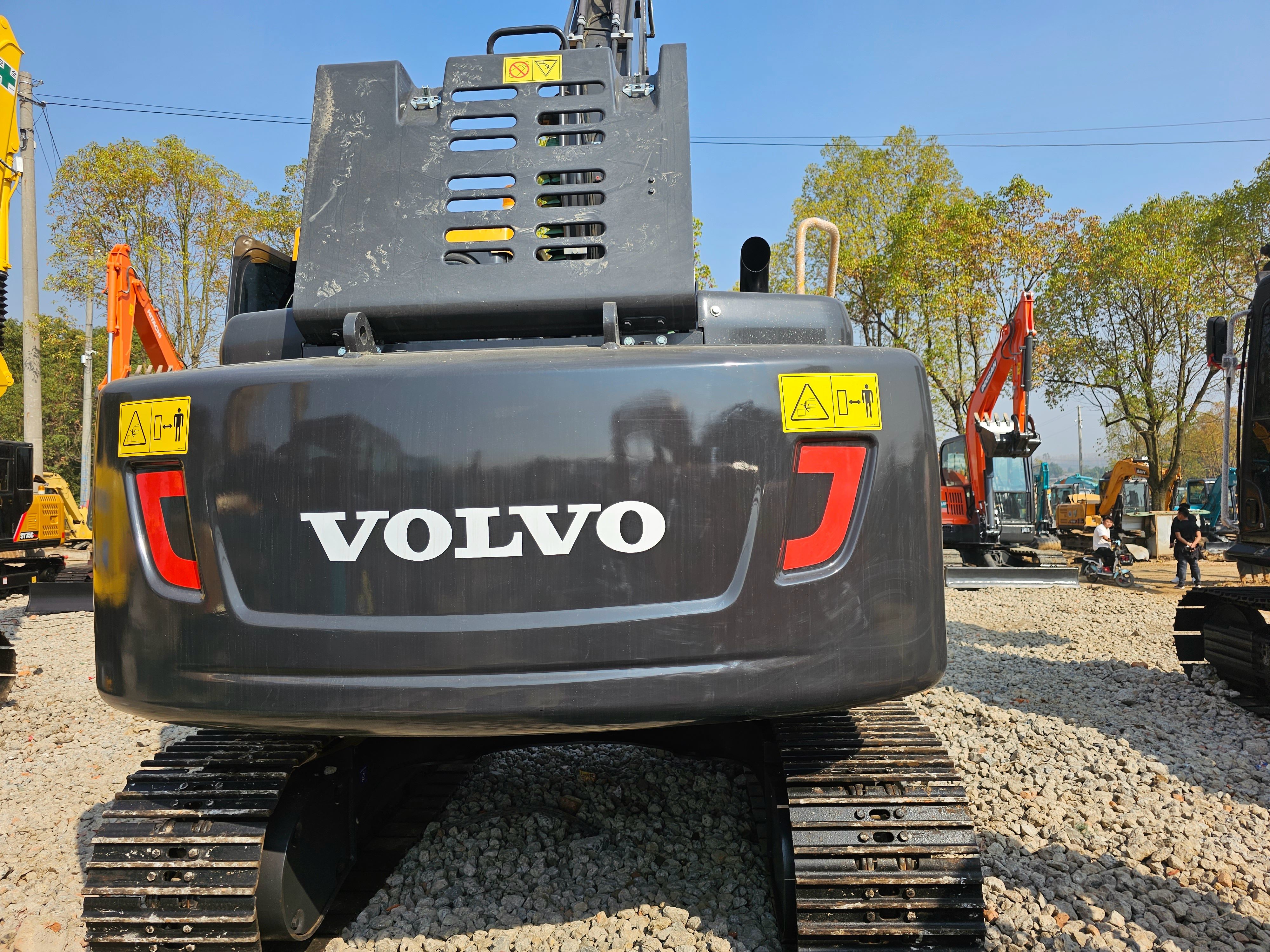 Crawler Used Volvo Excavator Ec140 14 Ton Excavator Digger CE