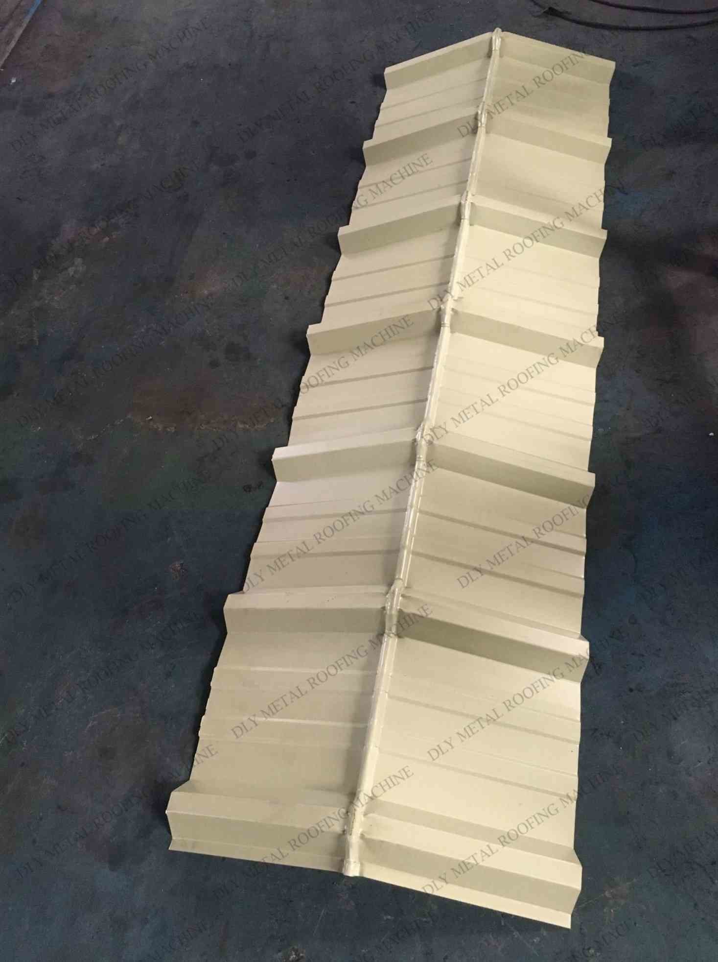 4T Ridge Cap Forming Machine Cr12 Ridge Tile Roll Forming Machine