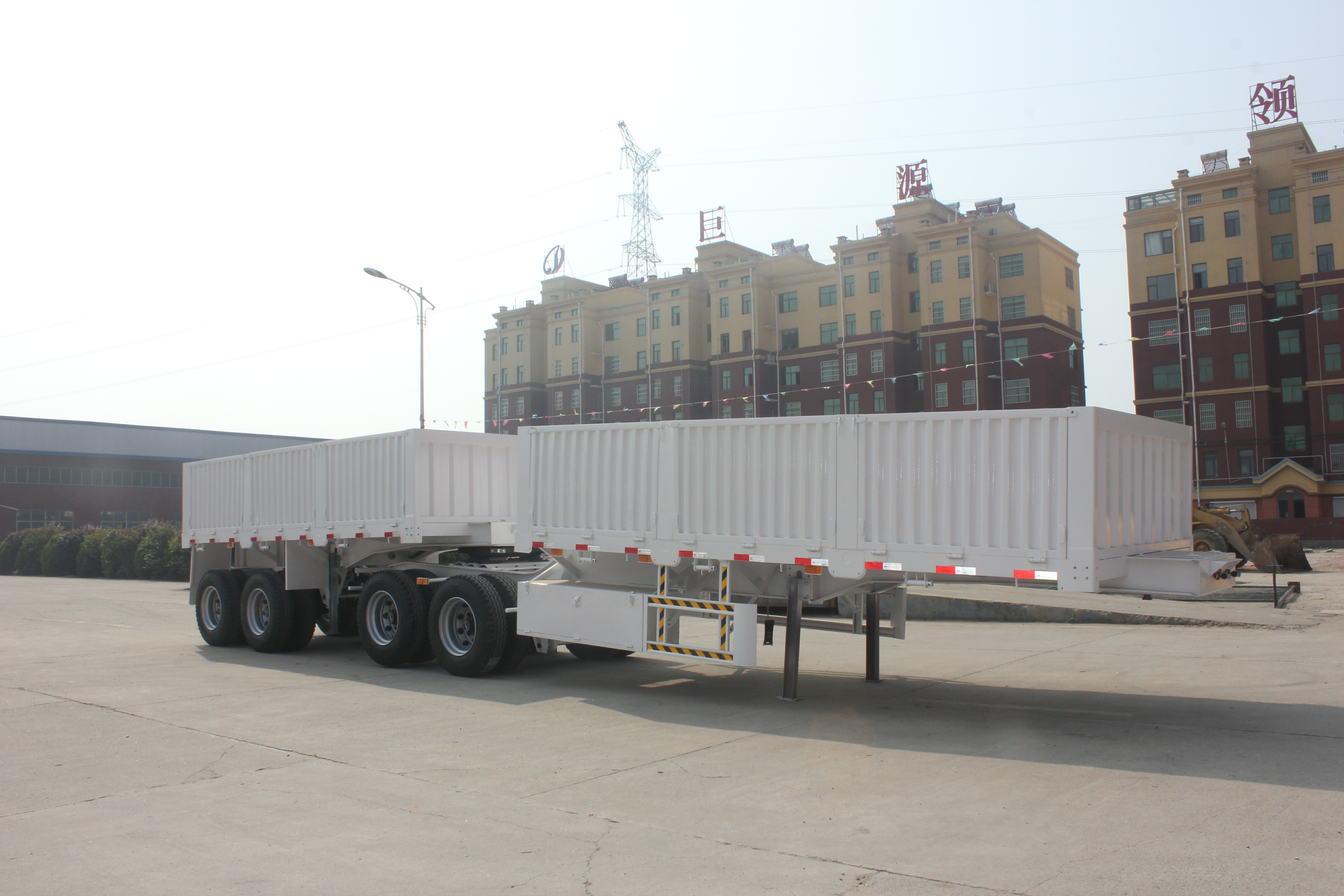 10 Steel Spring Suspension Super Link Side Dump Semi Trailer with 30 tons Max Payload