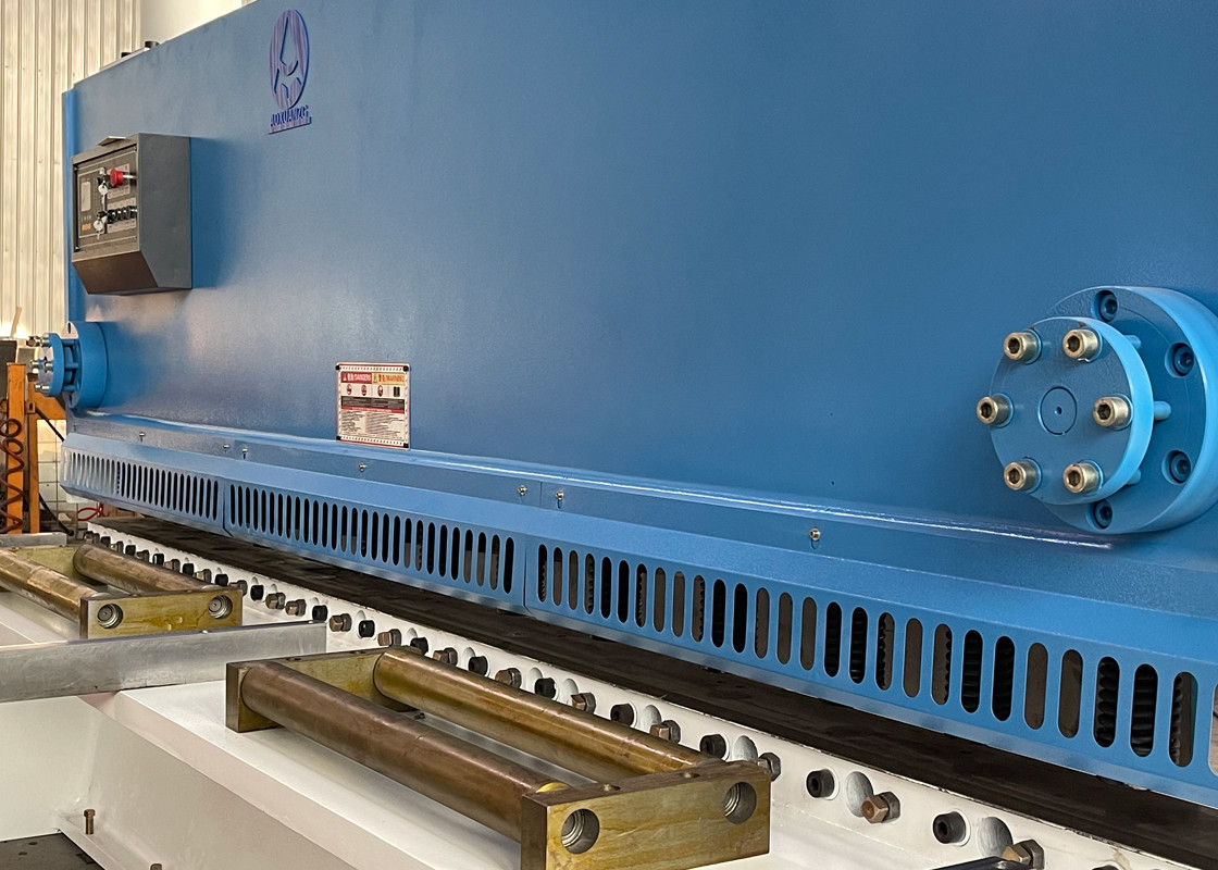 Efficient Hydraulic Guillotine Shearing Machine 3200mm Cutting Length E21S Controller