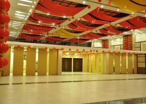 Quality Veneer Commercial Folding Office Partition Walls Sealing Edges On The Inside wholesale