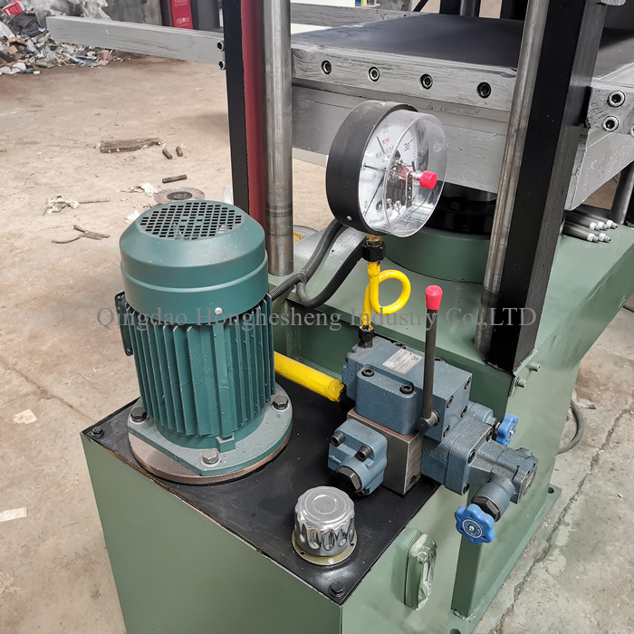 Rubber Interlocking Tile Making Machine