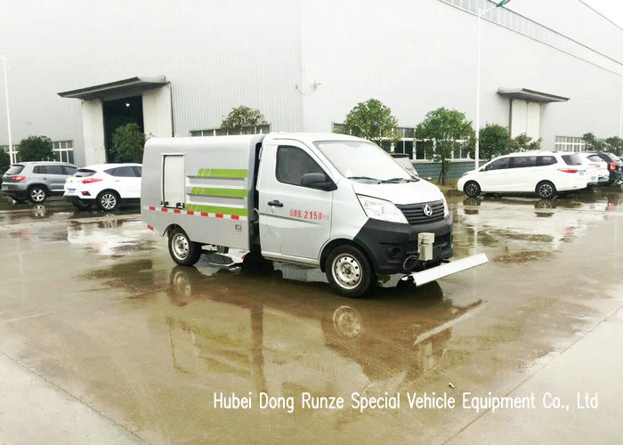 Mini High Pressure Washing Truck For Road Washing and Jetting Sewer 1000 Liters