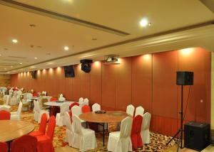 Quality Hotel Sound Proof Partitions , Banquet Hall Partition Wall 85mm wholesale