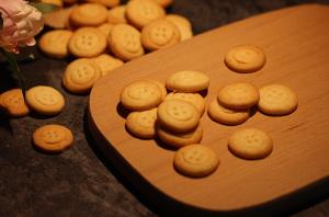 Quality 100g Abernathy Cookies With Certificate MOQ 100CTN Sweet Taste Various Vitamins wholesale