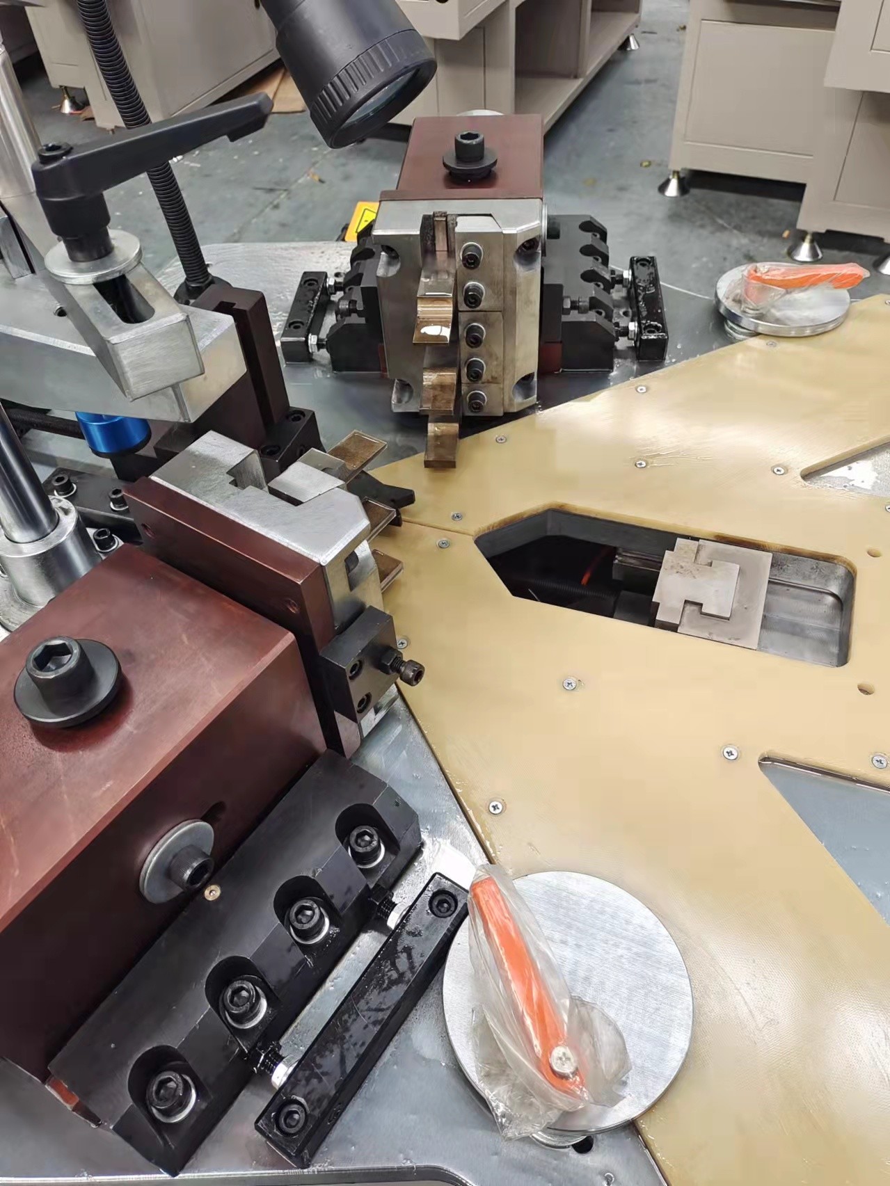 160 Corner Combining Machine Windows and Doors Machine Synchronous Type