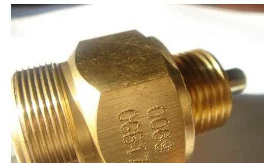 Sinotruk HOWO truck spare parts- WG9100710069 Pressure Switch for gearbox
