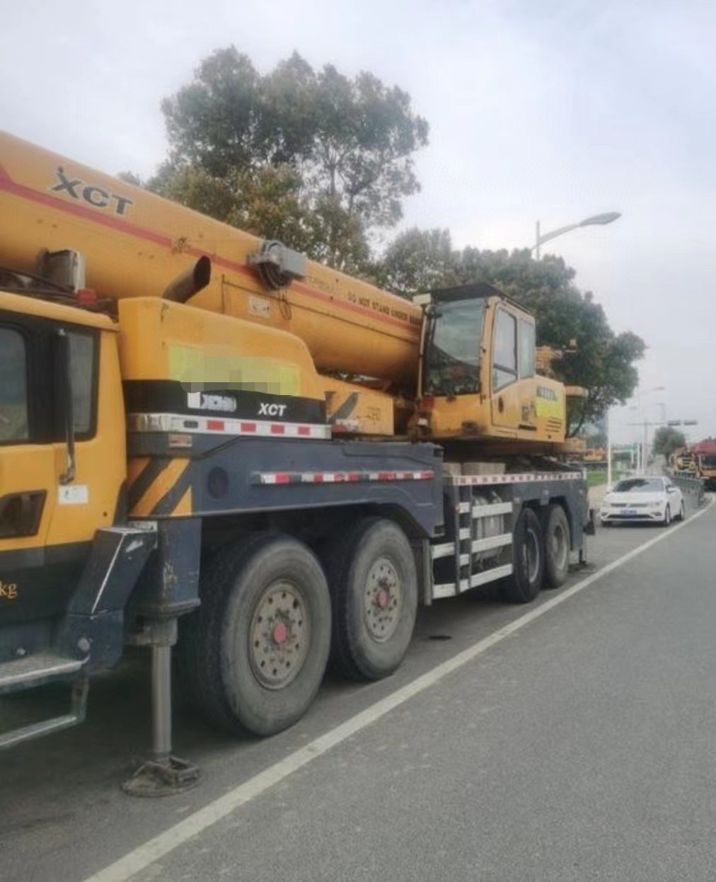 High Demand Tonnage 2013 Xc 80t 100t 160t 200t Truck Crane Moble Crane Cheap Factory Price