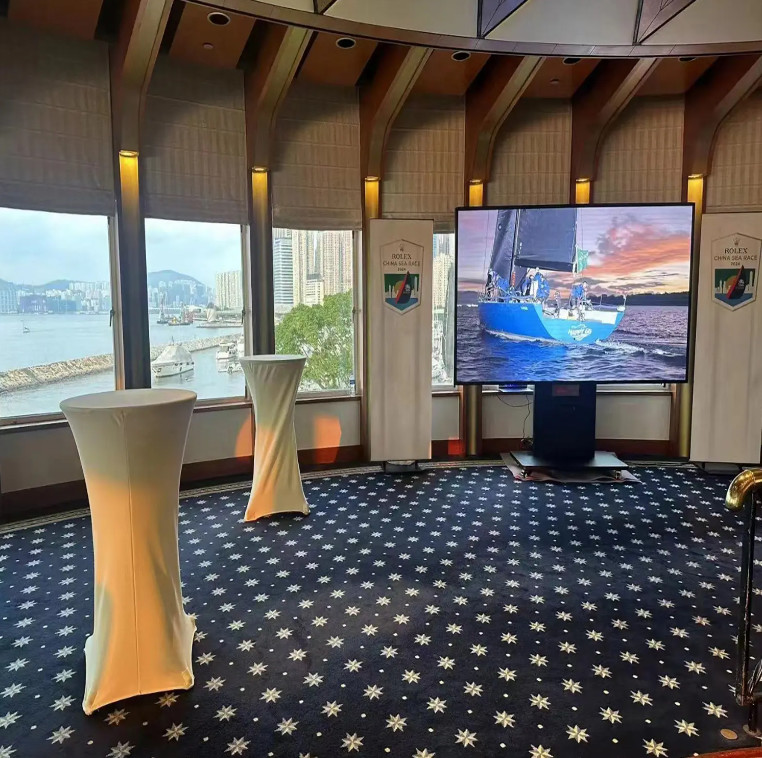 Full Color P1.56-P1.8 All in One LED Display Screen for Hanging and Standing Installation