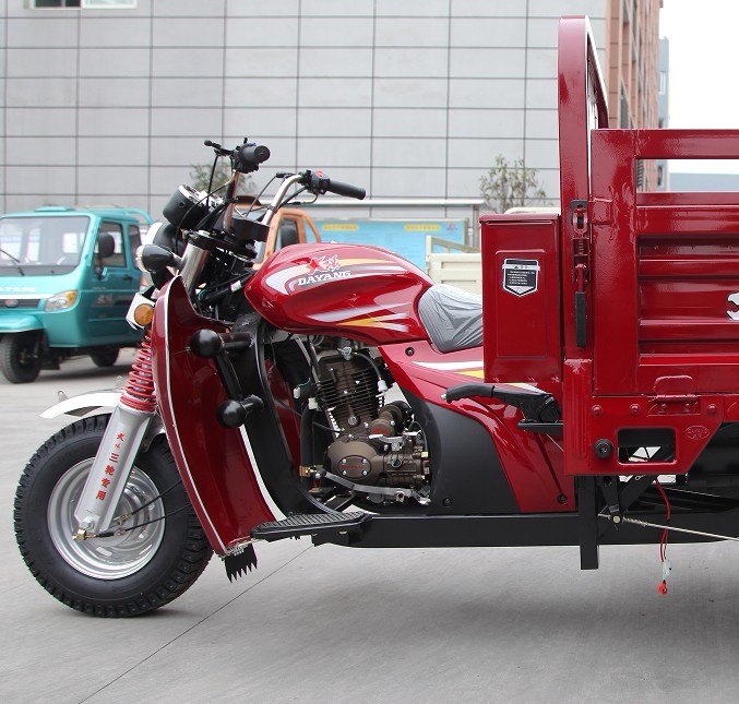 800 KGS DAYANG Gasoline Tricycle with Lifan 200cc Engine and Rear Axle Semi Floating