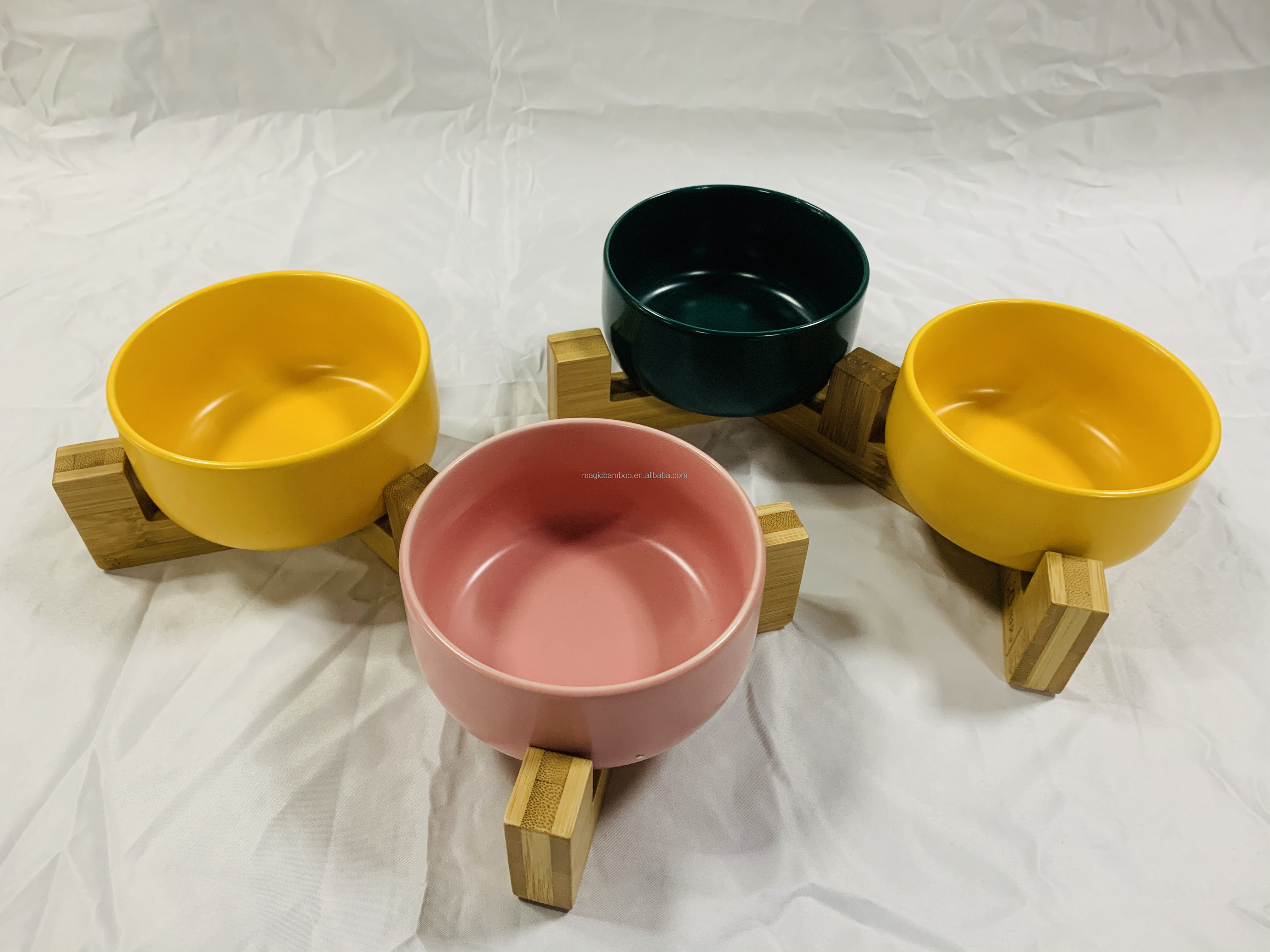 Sustainable Bamboo 2 In 1 Design Sturdy Anti-Rollover Pet Dog Bowl Holder for Your Living Room