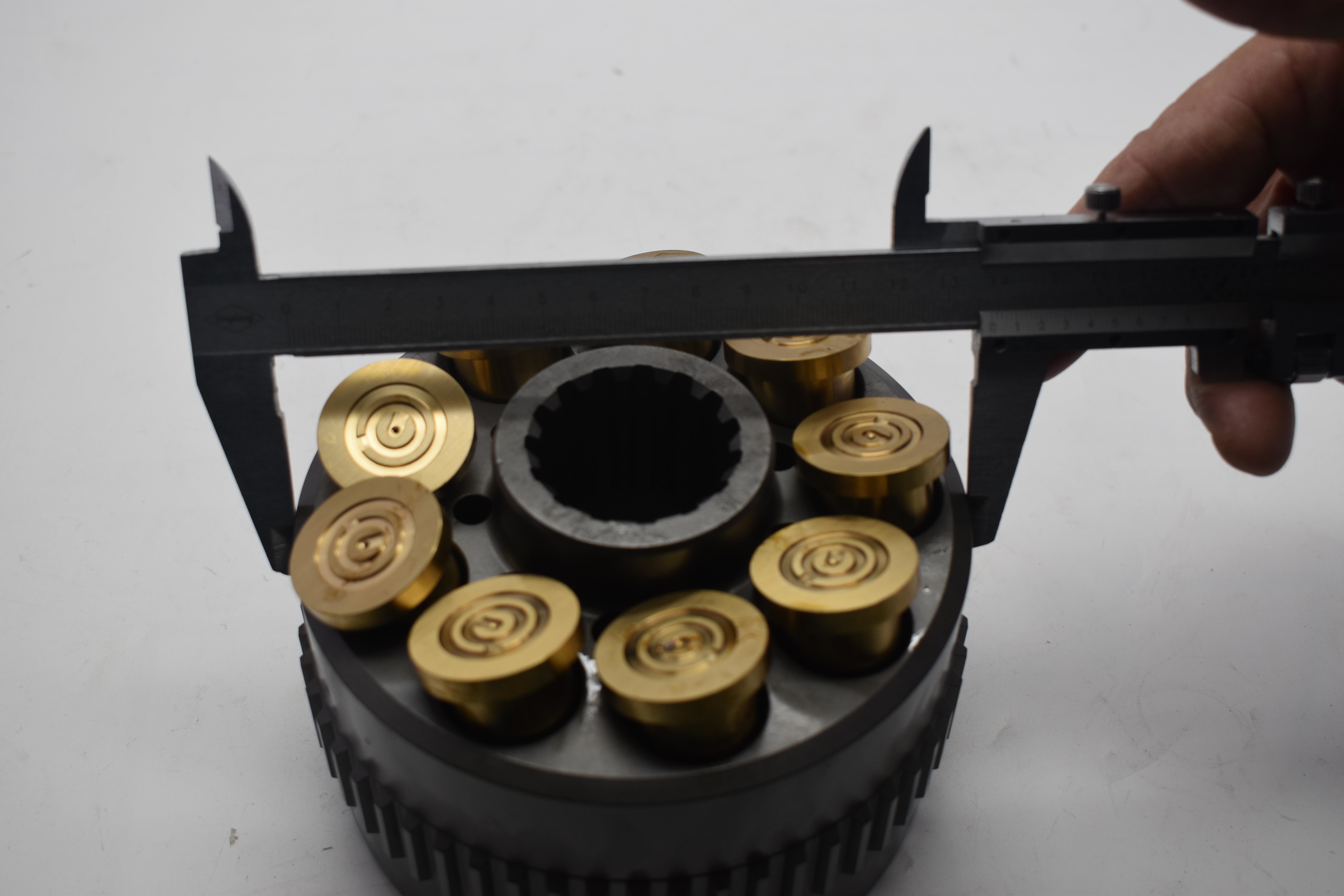 R210-7 Cylinder Block